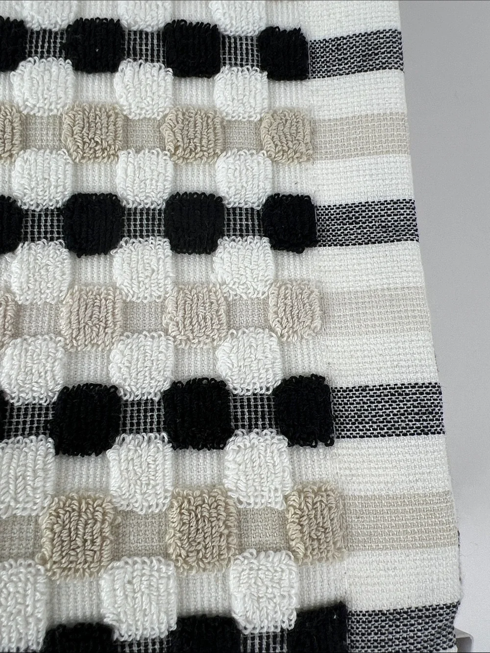 DKNY Maya Bath Towels Checkered Black Tan White 100% Cotton Set of 2 NEW